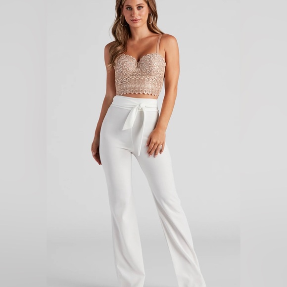 WINDSOR: Reigning Lace Crop Top - Picture 2 of 13